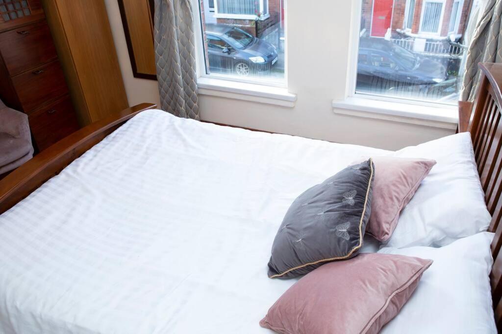 Cheerful 2 Bedroom House In The Heart Of Belfast Luaran gambar