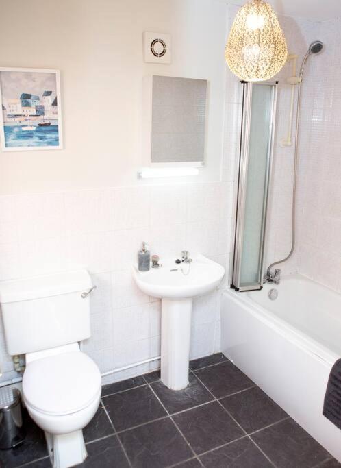 Cheerful 2 Bedroom House In The Heart Of Belfast Luaran gambar