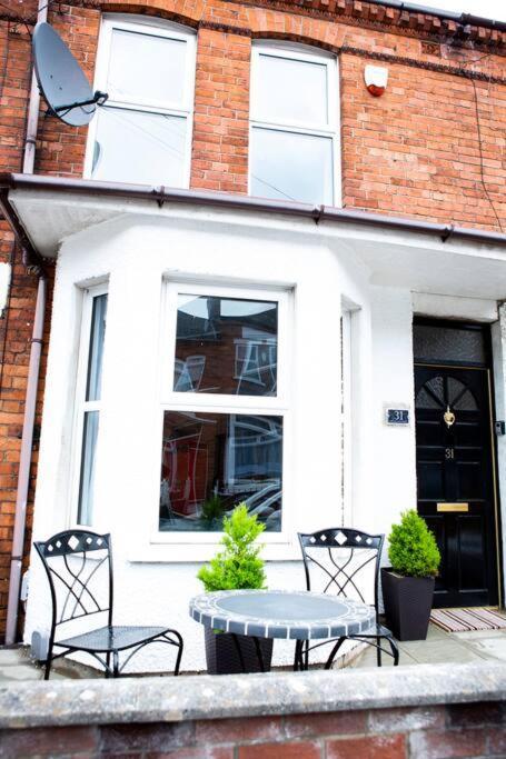 Cheerful 2 Bedroom House In The Heart Of Belfast Luaran gambar