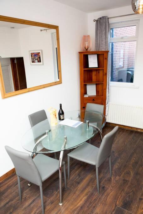 Cheerful 2 Bedroom House In The Heart Of Belfast Luaran gambar